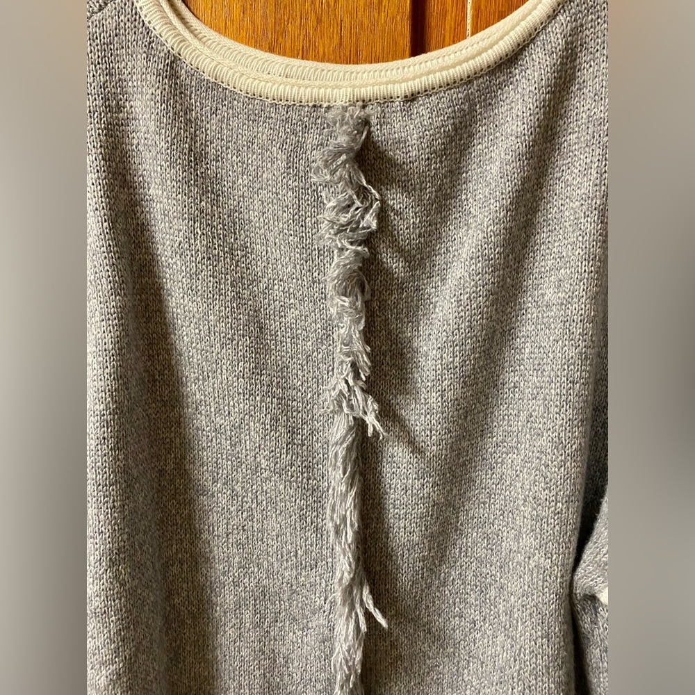 MsDressly Size XL Women’s Sweater with Fringe accent NWOT. - Picture 6 of 8